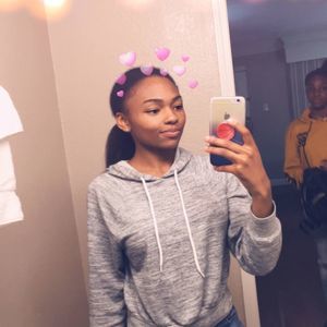 Meet your Posher, Danielle